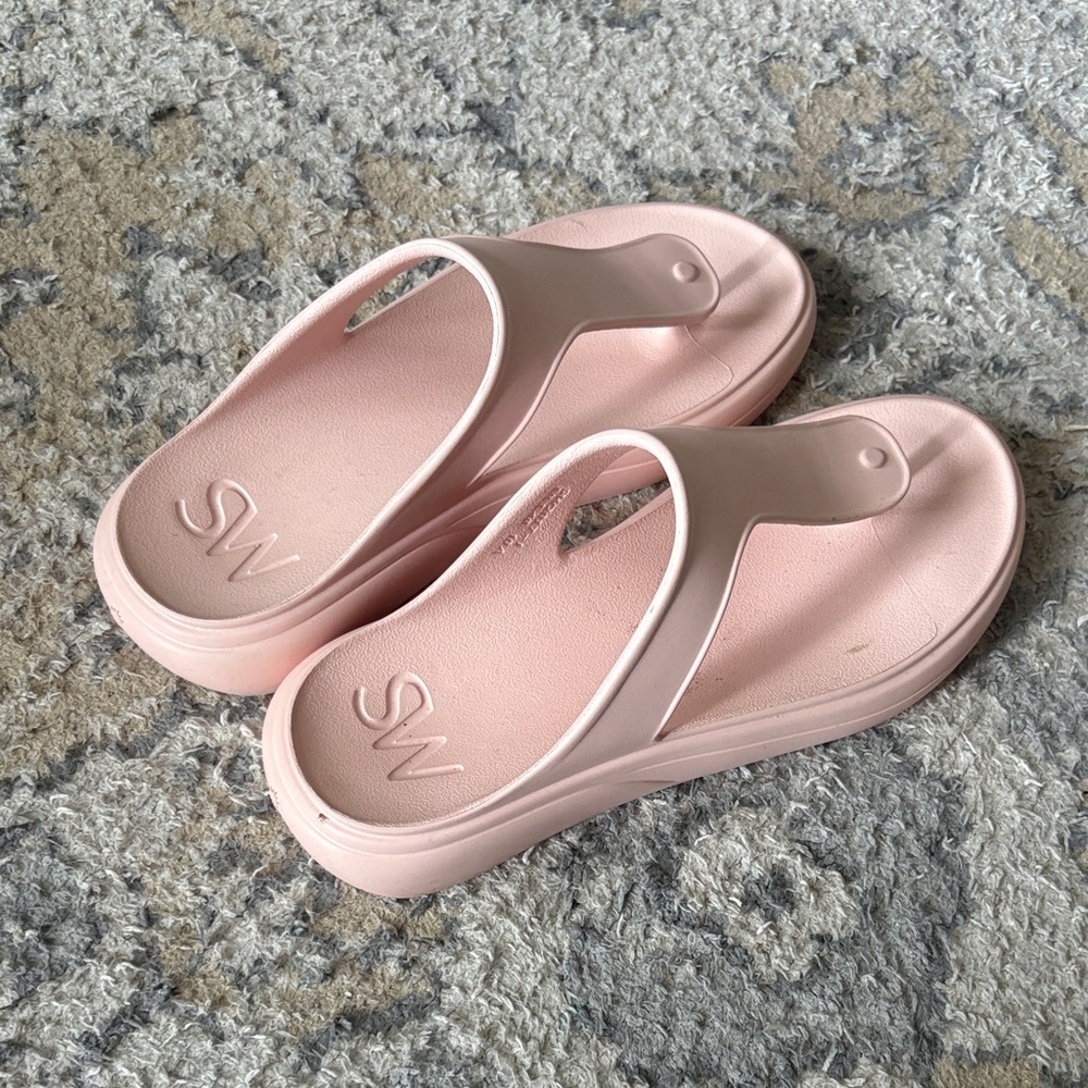 *Stuart Weitzman Soft Pink Platform Thong Sandals